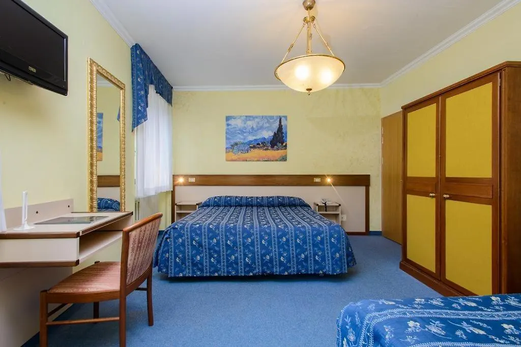 Bes Hotel Papa San Pellegrino Terme 3*,  Italy