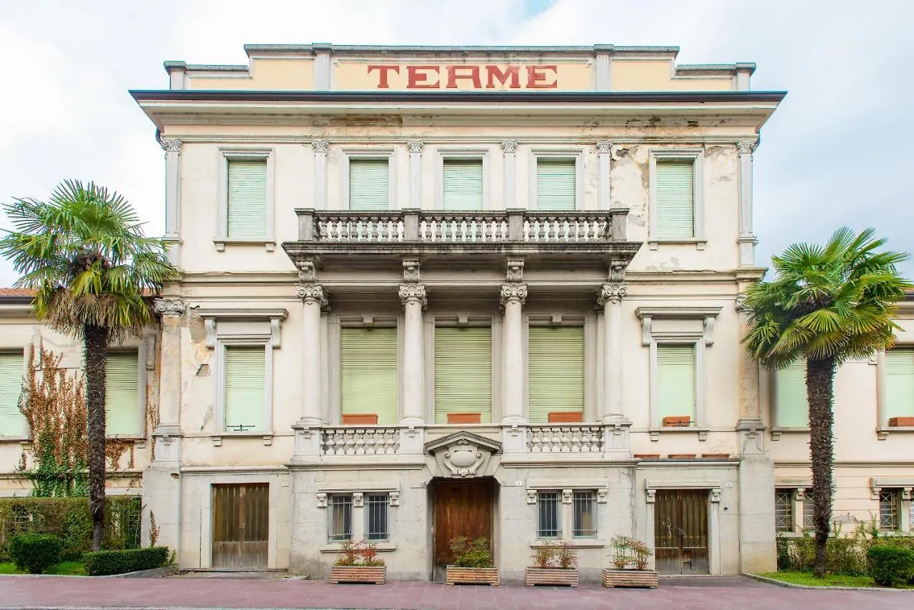 Bes Hotel Papa San Pellegrino Terme 3*,